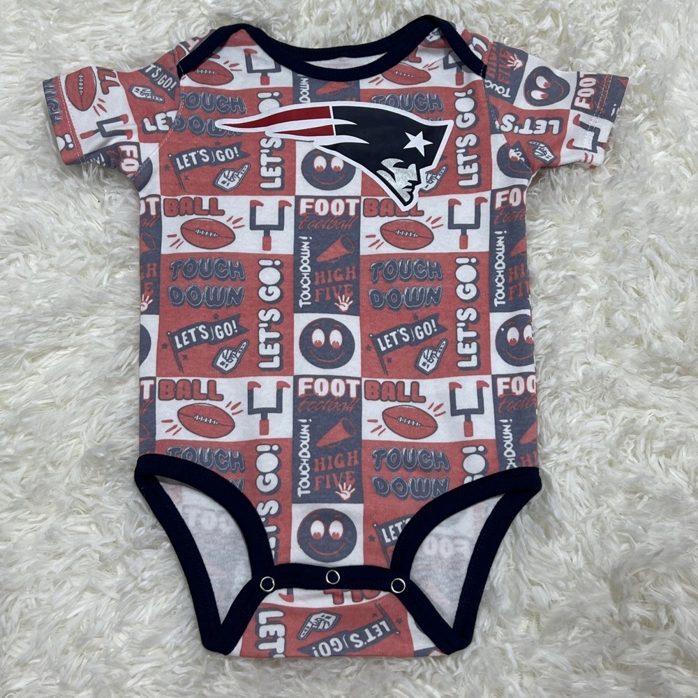 NFL Team Apparel New England Patriots One-Piece Romper Creeper Bodysuit 3-6 Mos